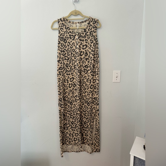 NWOT Pink Blush Maternity Brown Animal Print Sleeveless Maxi w/ Side Slits - S - Picture 4 of 9